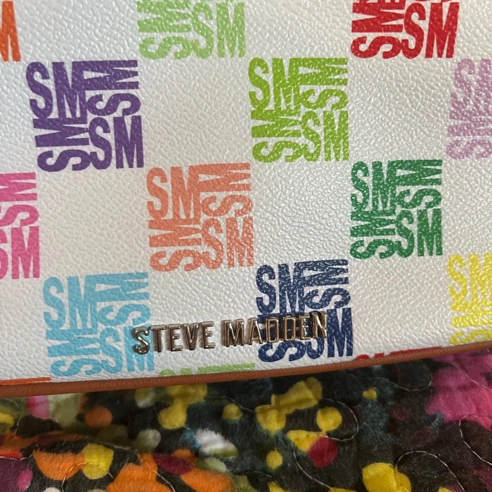 Steve Madden Top Zip Rainbow Logo Chain Women's Small Bag - Picture 2 of 8